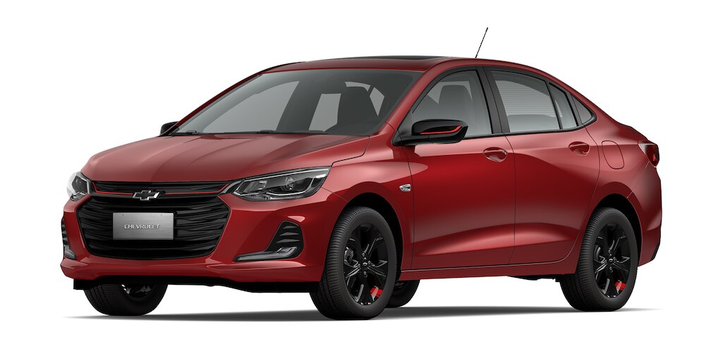 Chevrolet Onix 2024, sedán deportivo en color rojo scarlet
