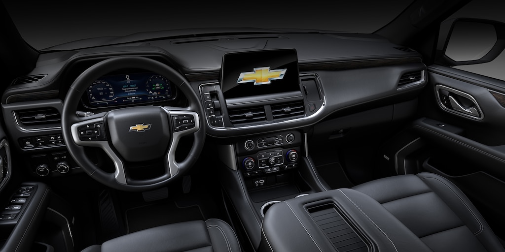 Chevrolet Suburban 2024, camioneta grande con volante calefactable y asientos delanteros ventilados
